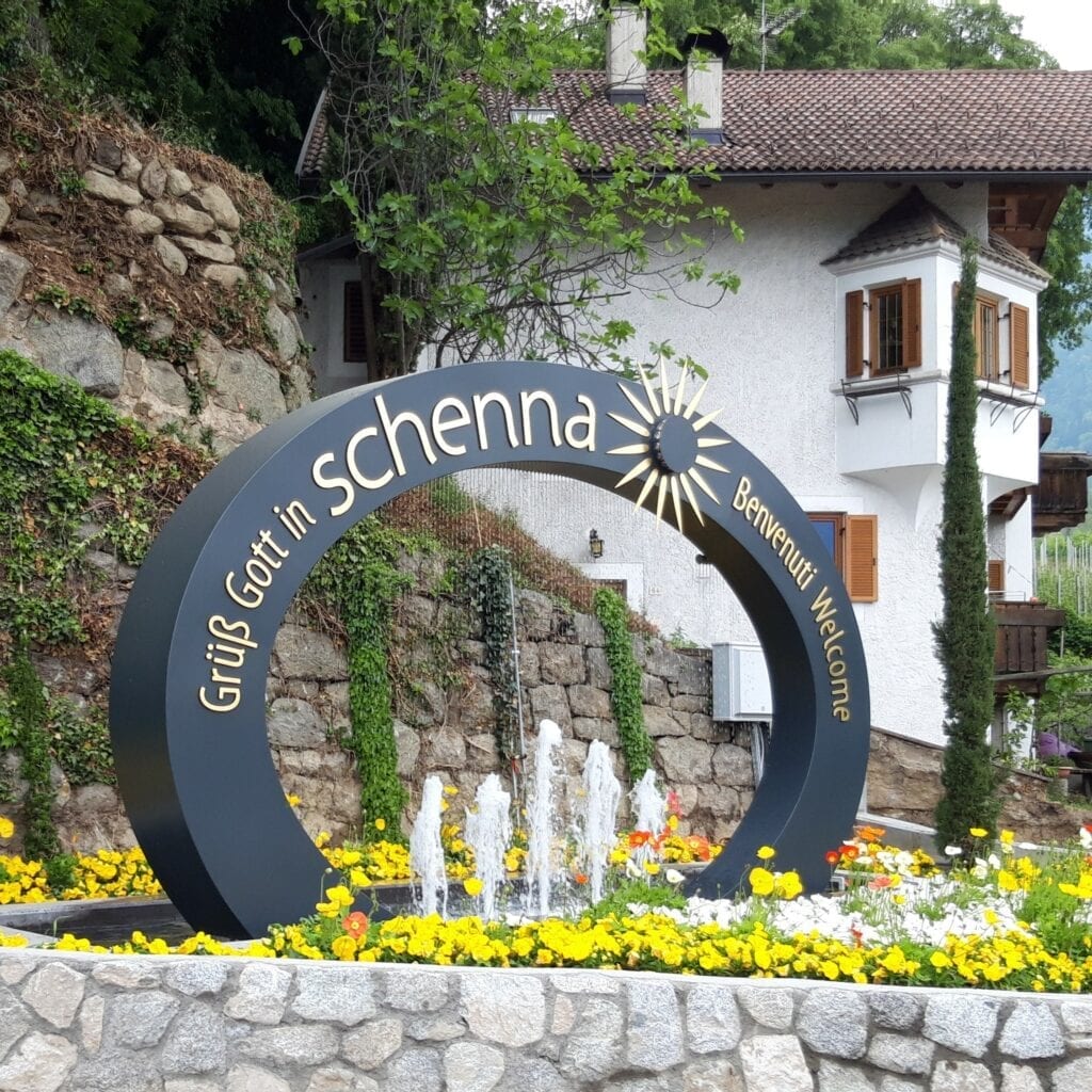 Beschilderung-Schwazer-Metallatelier-Schlosser-Schmied-Algund-Meran (4)